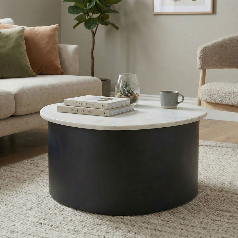 Couchtisch Marmor Weiß mit schwarzem Aluminiumgestell, organische Form
