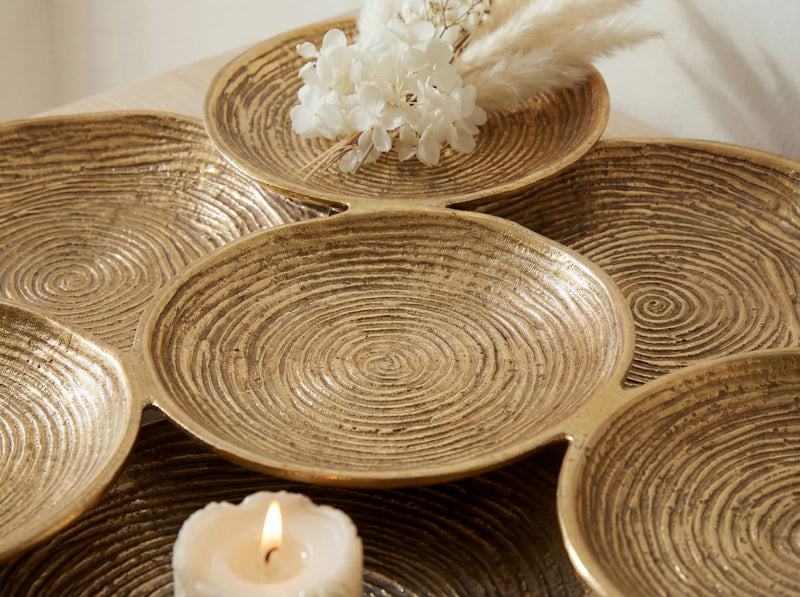 Dekoschale Gold 44 cm rund aus Aluminium mit Spiralmuster, Handmade