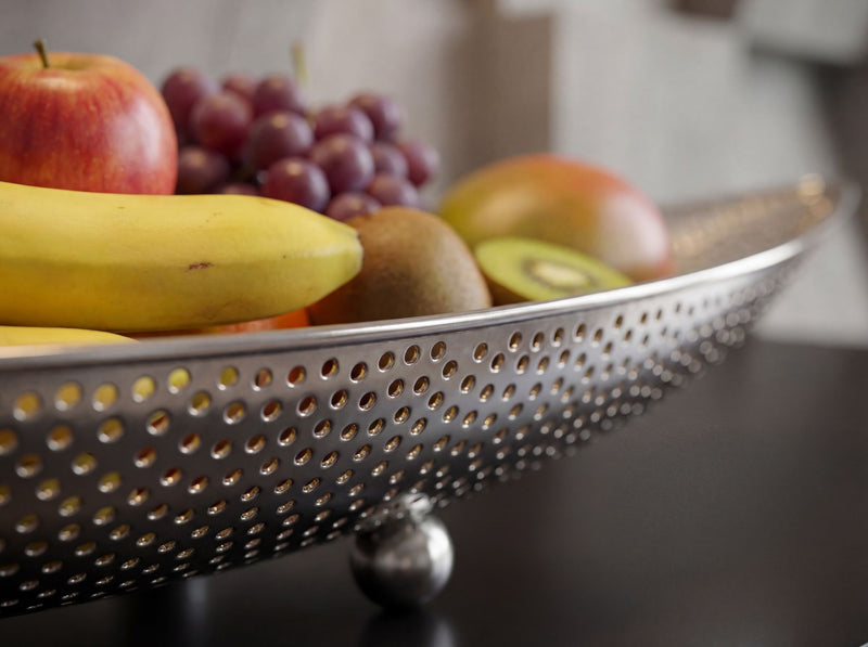 Obstschale Silber Oval 60 cm mit Lochmuster aus Metall von Wohnling