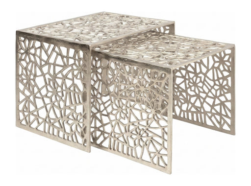 Satztische 2er-Set Aluminium Silber von Wohnling in Gesamtansicht mit geometrischem Lochmuster und verschachtelter Anordnung.