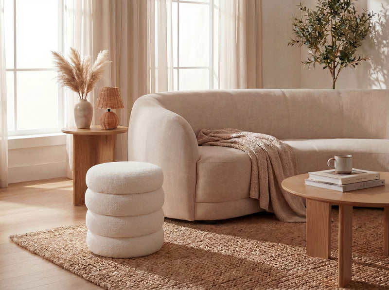 Sitz- & Fußhocker Boho mit Stauraum aus Teddy-Stoff in Creme, Ø 40 cm