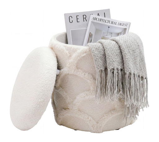 Sitz- & Fußhocker Boho mit Stauraum in Creme, Gesamtansicht mit geöffnetem Deckel und Inhalt.