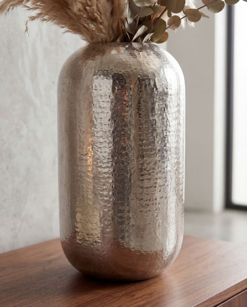 Bodenvase Aluminium 45 cm Silber – Handgefertigte Dekovase