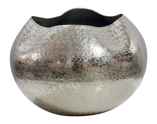 Wohnling Dekovase Handmade rund, Tischvase Aluminium 30cm Silber, Gesamtansicht mit gewelltem Rand von vorne.