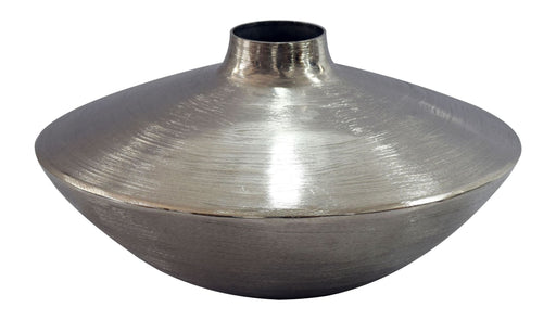Gesamtansicht der Tischvase Aluminium Silber mit flacher Schale und schmalem Hals in Silberfarbe.