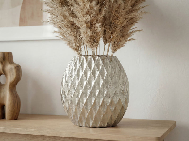 Design-Tischvase aus Aluminium in Silber mit Rautenmuster von Wohnling