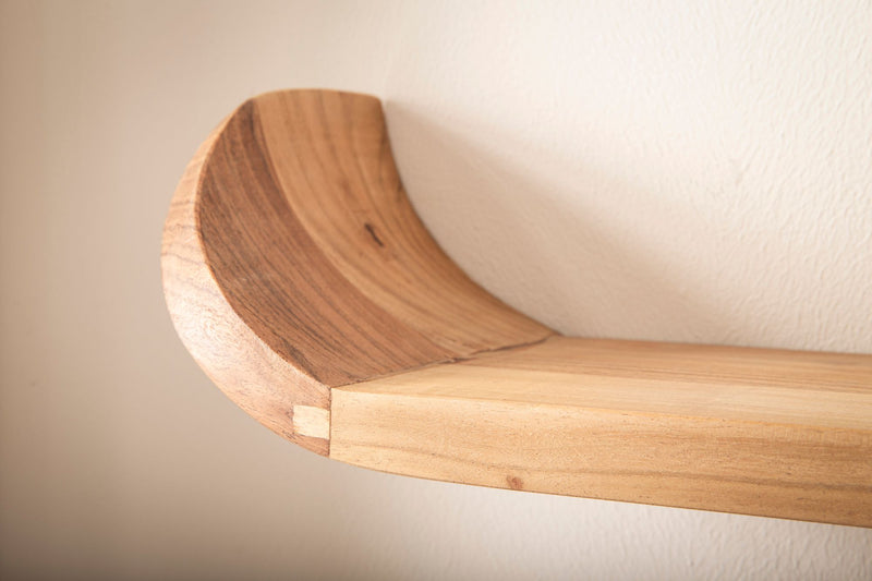 Wandregal Mango Massivholz 120cm mit geschwungenen Enden von Wohnling