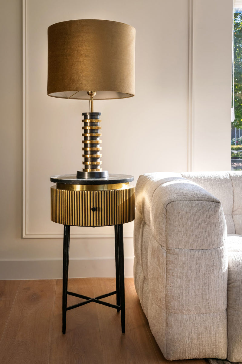 Beistelltisch Ironville gold – Marmorplatte & Messing-Details