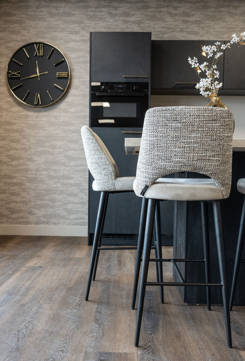 Barhocker Tabitha in trendy nature mit Samtbezug und Fußstütze