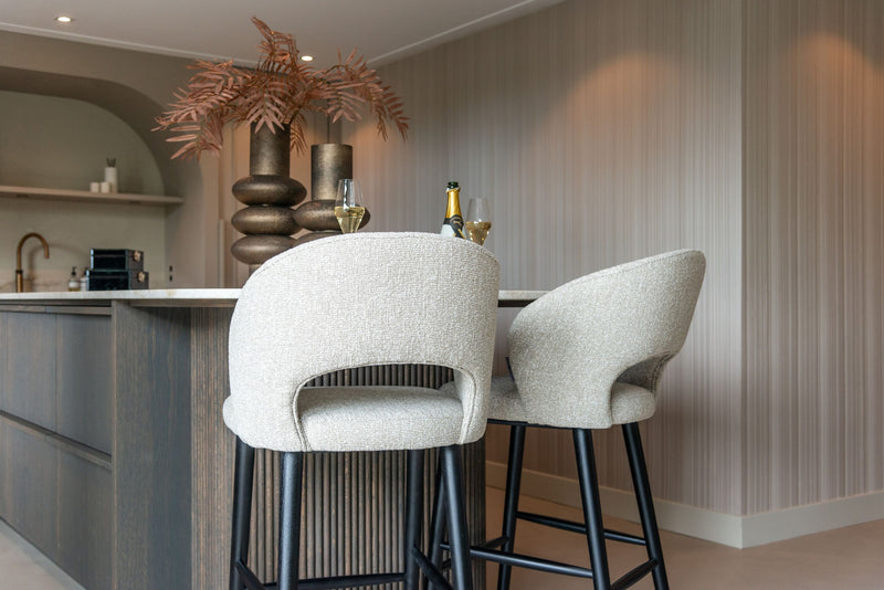 Barhocker Savoy customized, schwer entflammbar & sehr komfortabel