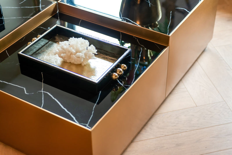 Tablett Liv black/gold – edles Deko-Tablett aus Eisen, MDF & Glas