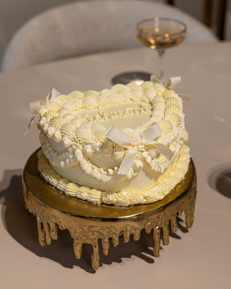 Richmond Kuchenplatte Carmona gold – elegante Etagere aus Eisen