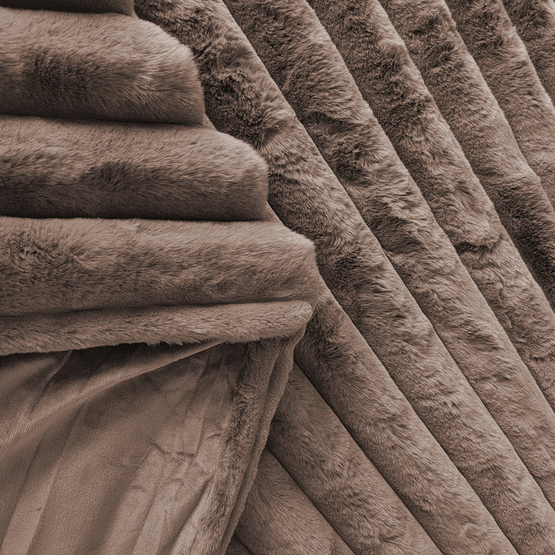 Decke Chic Furenzo taupe 200x300 cm – kuschelweich & elegant