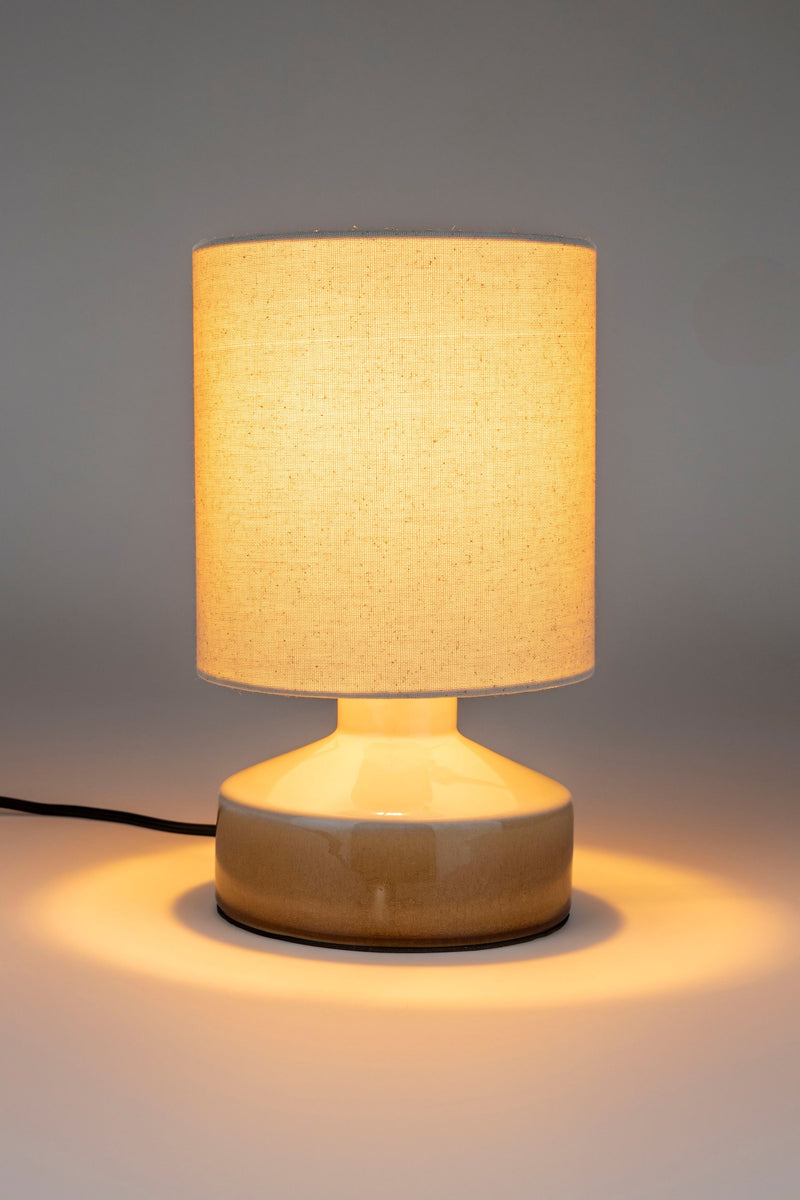Tischlampe Nook Beige mit Keramikfuß und Leinenschirm von Zuiver