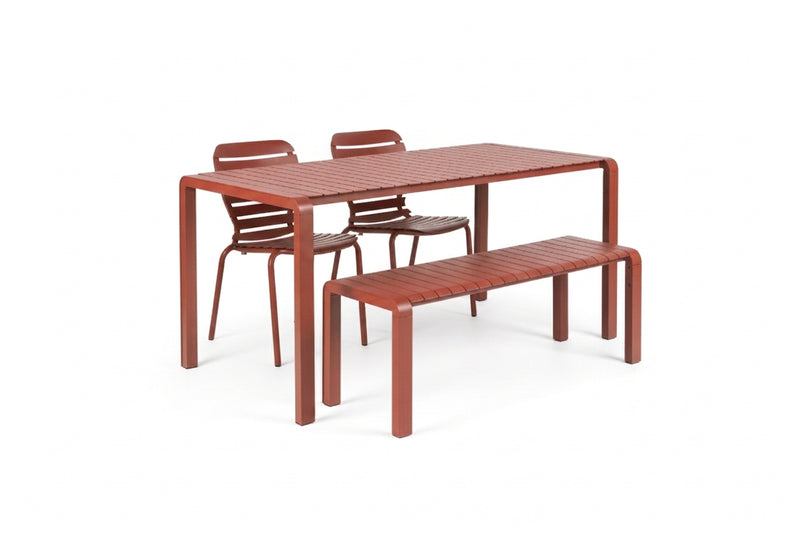 Gartenmöbel-Set Vondel: Tisch, 2 Stühle & Bank in Rot aus Aluminium