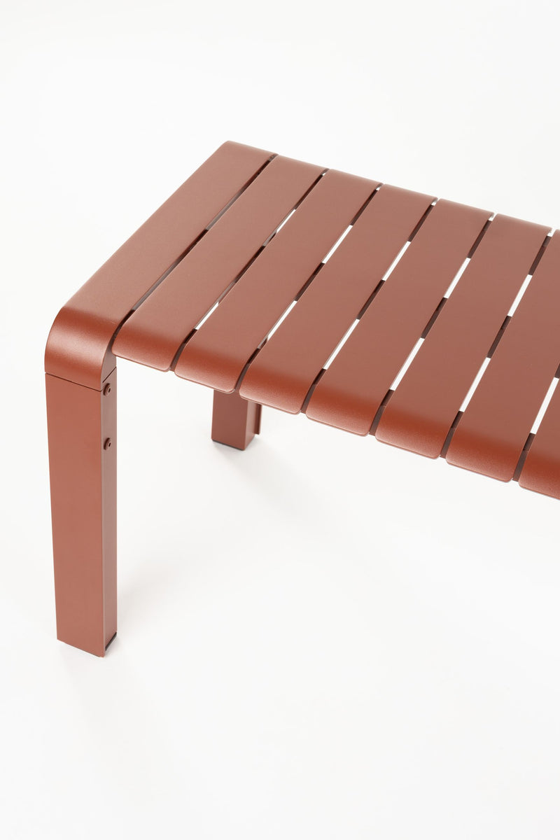 Gartenmöbel-Set Vondel: Tisch, 2 Stühle & Bank in Rot aus Aluminium