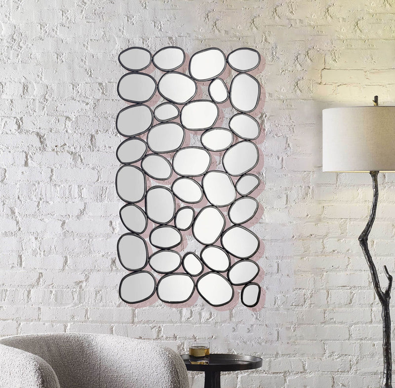 Wandspiegel Tropfen 56x99cm mit schwarzem Metallrahmen von Wohnling