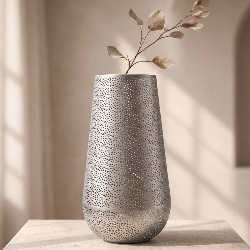 Bodenvase Metall 47 cm Silber, handgefertigte Standvase Wohnzimmer