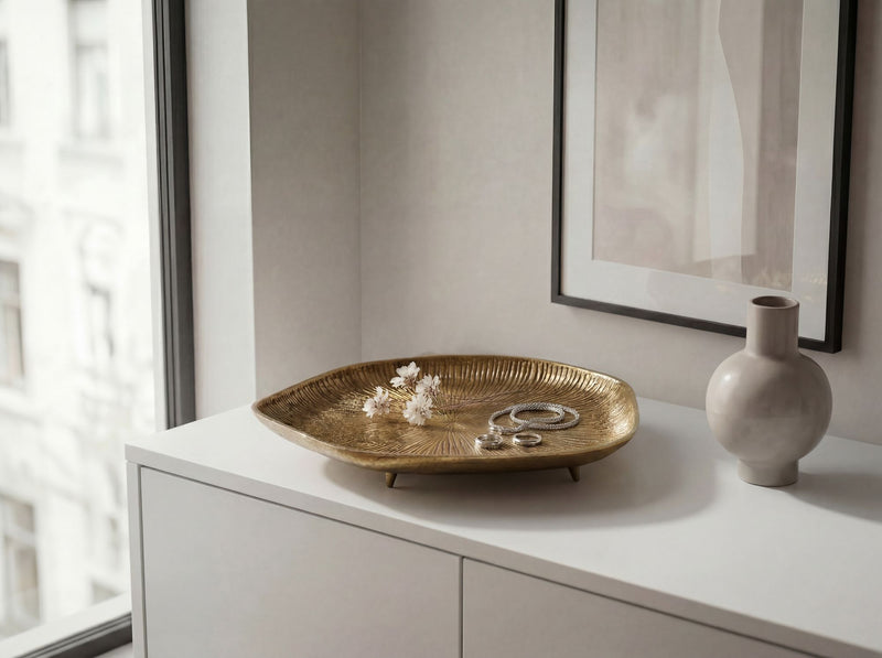 Dekoschale Gold Aluminium 40 cm, organisches Design mit Standfüßen