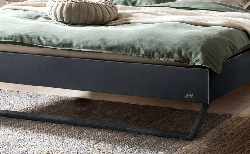 Hasena Polsterbett Clyo Anthrazit mit Kufen und Bezug Pace grey