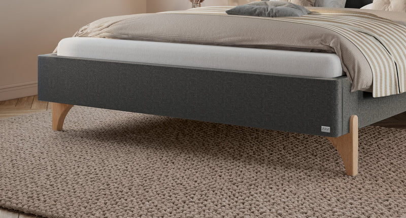 Hasena Polsterbett Aurelia mit Eiche-Massivholz-Füßen, Bezug Pace grey