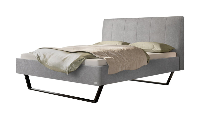 Hasena Polsterbett Juliana mit Metallkufen, Bezug Pace Light Grey