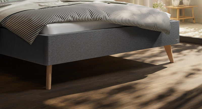 Hasena Polsterbett Reyes aus Eiche bright mit Bezug Pace grey