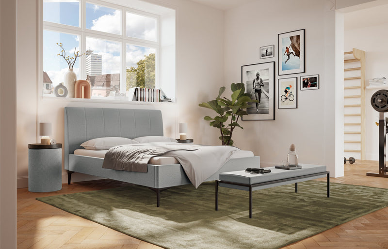 Hasena Polsterbett Carlinda Light Grey mit schwarzen Metallfüßen