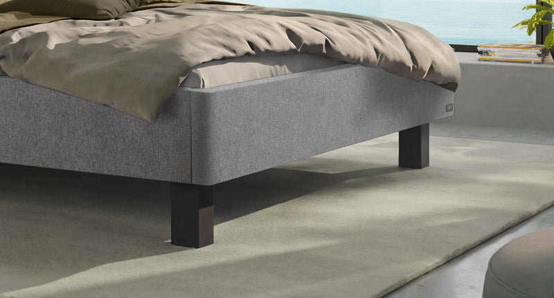 Hasena Polsterbett Cristina in Light Grey mit schwarzem Metallgestell