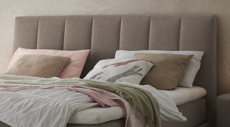 Hasena Boxspringbett Reina Eiche bright mit Bezug Pace grey und Topper
