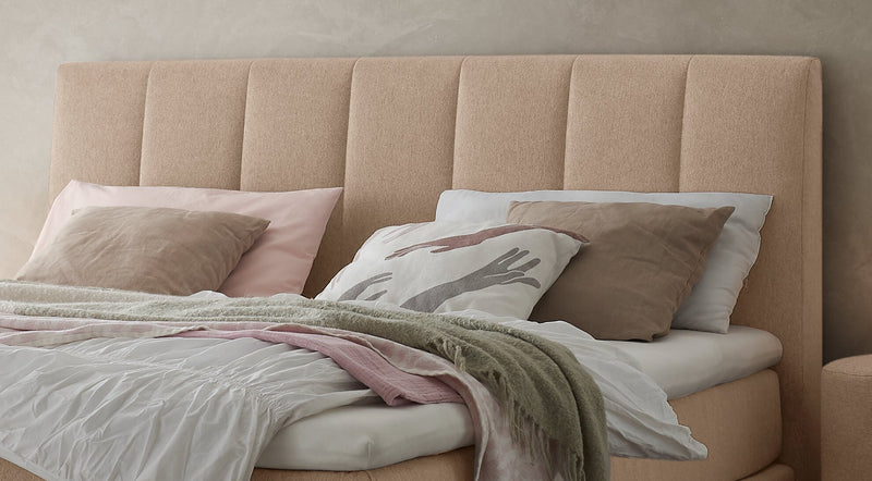 Hasena Reina Boxspringbett in Eiche bright geölt mit Bezug Pace sand