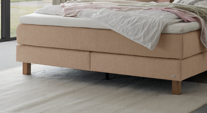 Hasena Reina Boxspringbett in Eiche bright geölt mit Bezug Pace sand