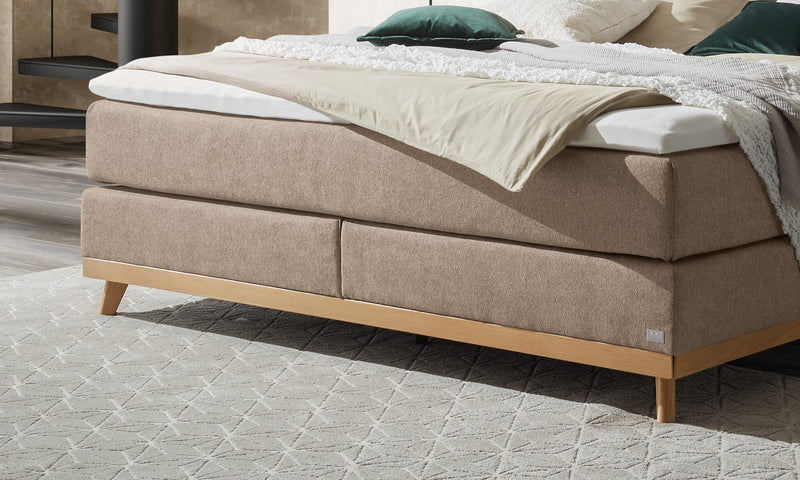 Hasena Boxspringbett Imelda Eiche bright massiv mit Bezug Pace Sand