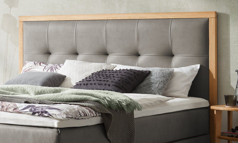 Hasena Boxspringbett Cecilia aus Eiche Massivholz mit Bezug Monet steel