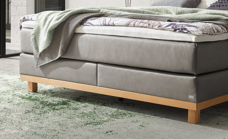 Hasena Boxspringbett Cecilia aus Eiche Massivholz mit Bezug Monet steel