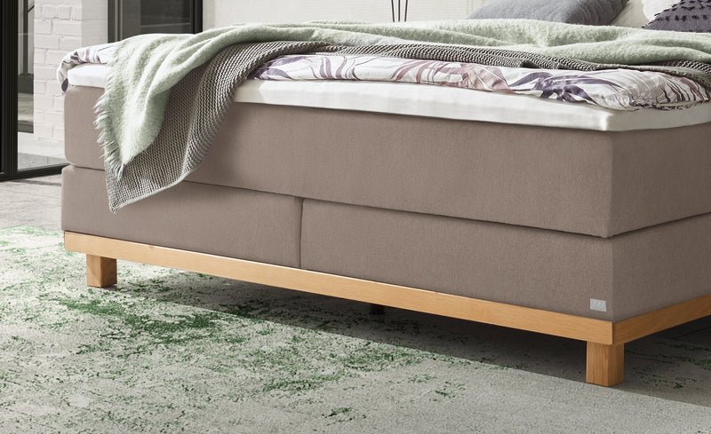 Hasena Boxspringbett Cecilia in Eiche bright mit Topper nach Wahl