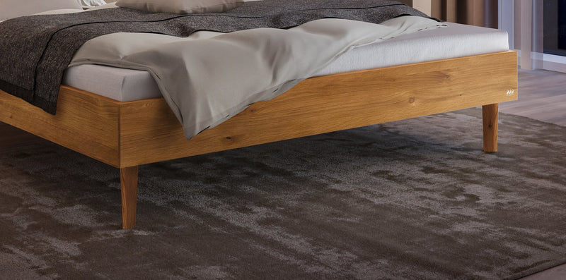 Hasena Sansano Luce Massivholzbett Bergamo Wildeiche mit LED-Lichtband