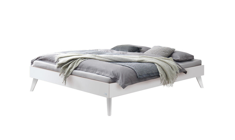 Hasena Bett Calvari Weiß aus MDF, minimalistisches Design mit Kufenfüßen