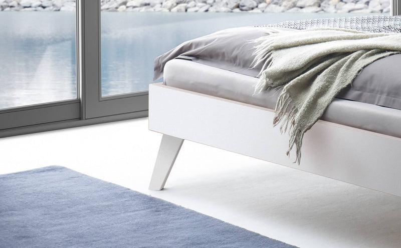 Hasena Bett Calvari Weiß aus MDF, minimalistisches Design mit Kufenfüßen