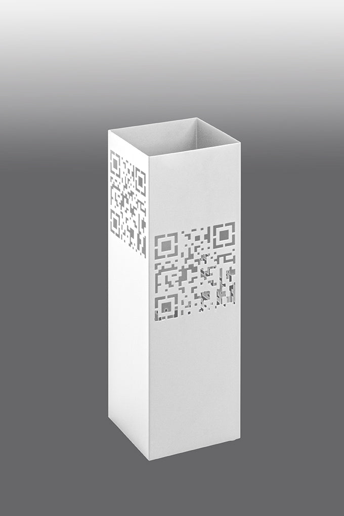Haku Schirmständer aus Metall, weiß mit abstrakter QR-Code-Stanzung