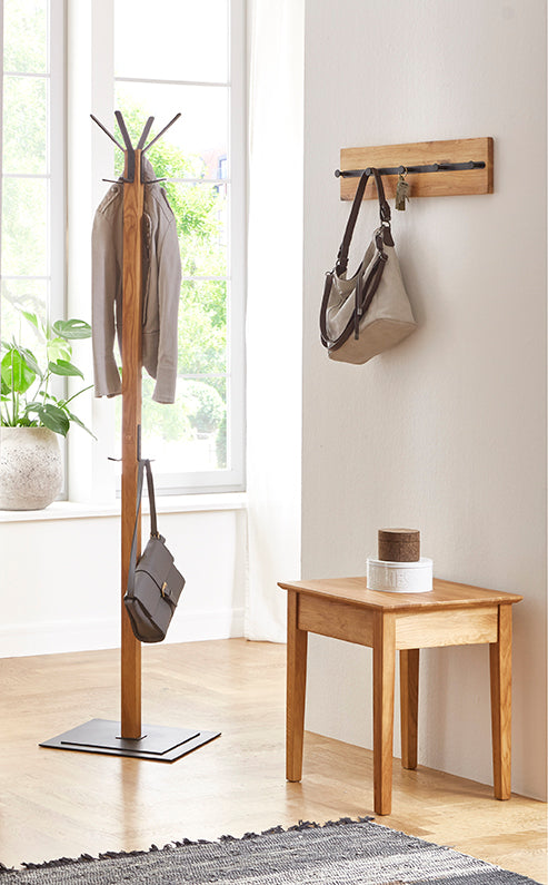 Haku Wandgarderobe Eiche geölt mit 5 Metallhaken, schwarz