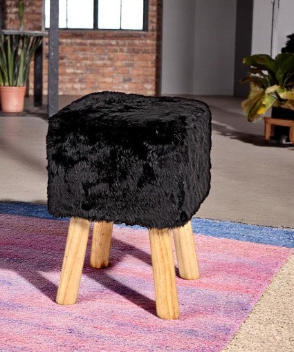 Haku Hocker Glam, gepolstert in Felloptik schwarz mit Massivholzbeinen