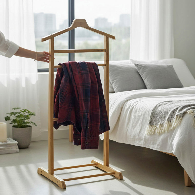 Haku Herrendiener aus Bambus natur im Scandinavian-Design