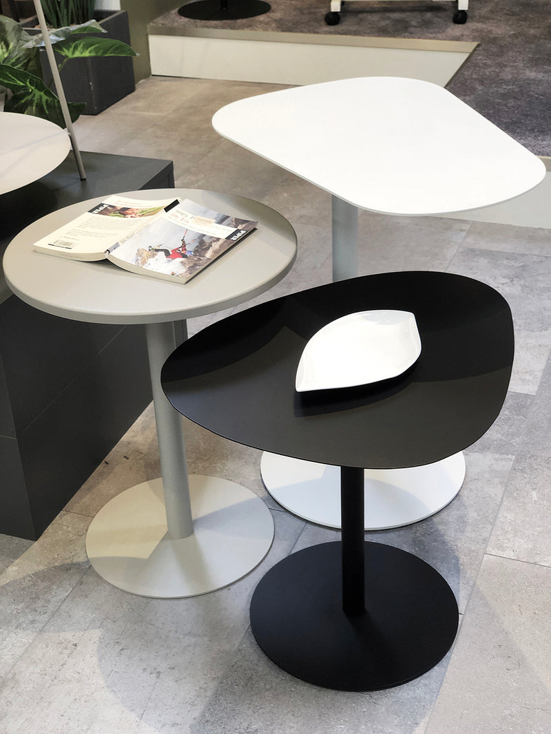 Beistelltisch oval mit C-Form-Fuß, Metall weiß pulverbeschichtet – Ansicht 9