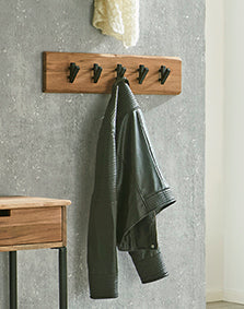 Wandgarderobe aus Akazie massiv mit 5 Metallhaken, Baumkante – Ansicht 5