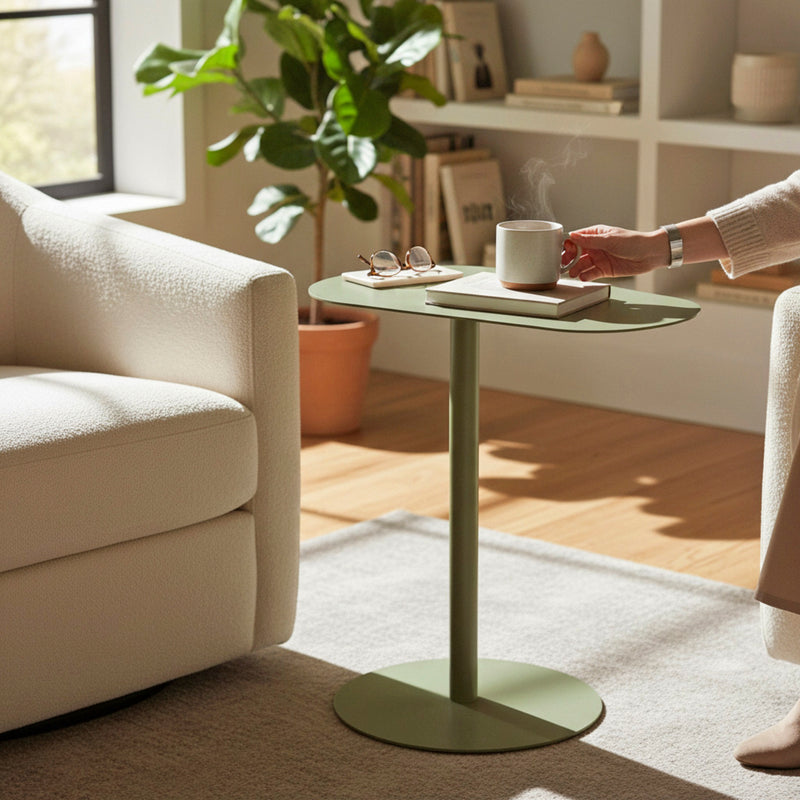 Haku Beistelltisch oval massiv aus Stahl in Schilfgrün, modernes Design