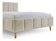 Polsterbett Alva mit Kopfteil-Einzügen und Holzfüßen in Creme – Ansicht 32