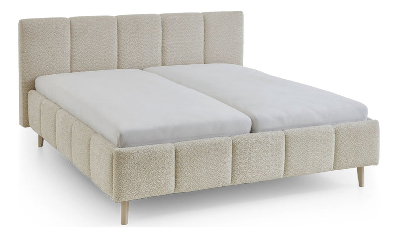 Polsterbett Alva mit Kopfteil-Einzügen und Holzfüßen in Creme – Ansicht 11
