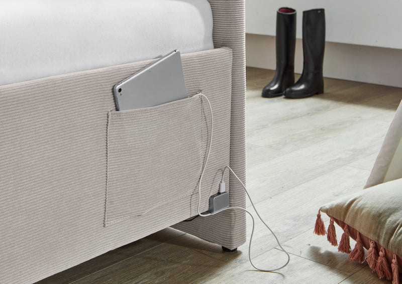 Jugendbett Cool mit Bettkasten & Rückenteil, Polsterbett mit USB in Cremeweiß – Ansicht 15