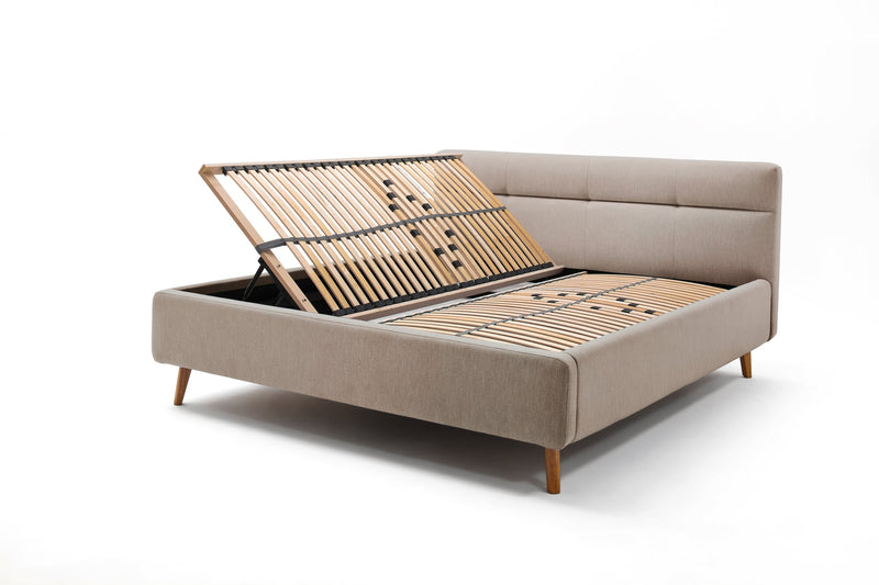 Polsterbett Lotte mit Bettkasten, gestepptem Kopfteil und Holzfüßen in Beige – Ansicht 16